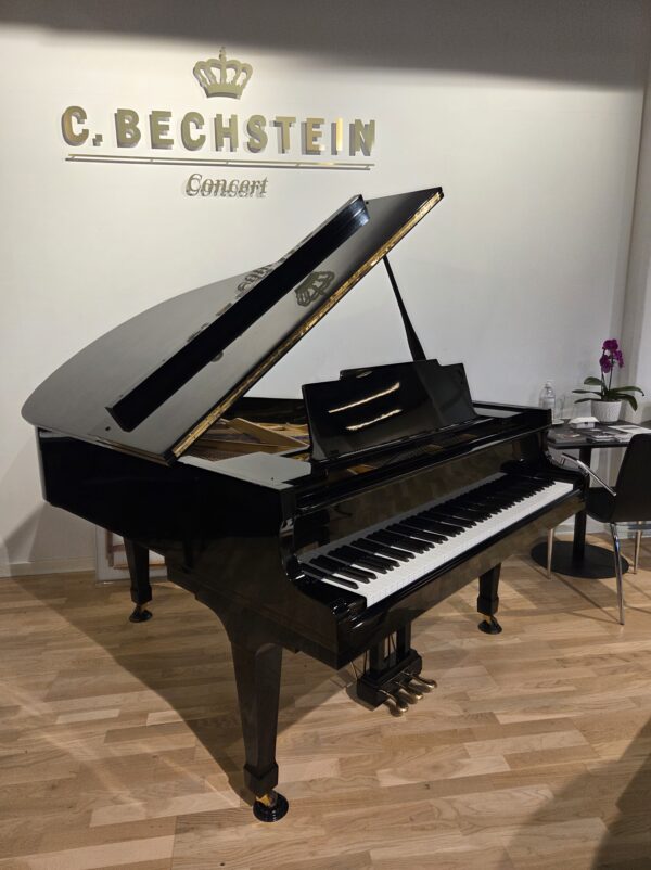Kawai KG-2C